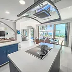 Erato Seafront Luxury Βίλα *