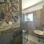 Erato Seafront Luxury Πρωταράς