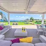 Erato Seafront Luxury * Πρωταράς