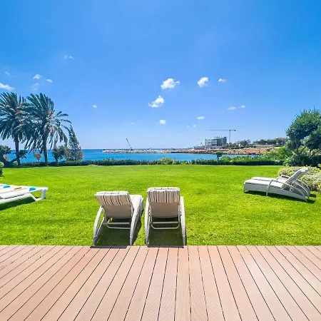 ヴィラ Erato Seafront Luxury *