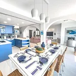 Villa Erato Seafront Luxury *