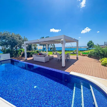 Erato Seafront Luxury *