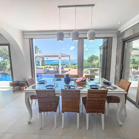 Erato Seafront Luxury Vilă Protaras