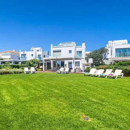 Erato Seafront Luxury Willa