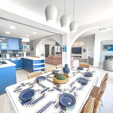 Erato Seafront Luxury * Πρωταράς