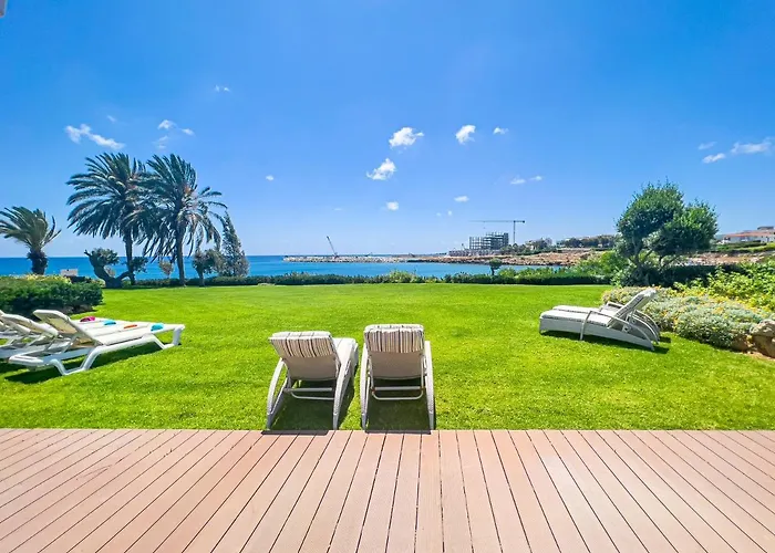 Villa Erato Seafront Luxury *