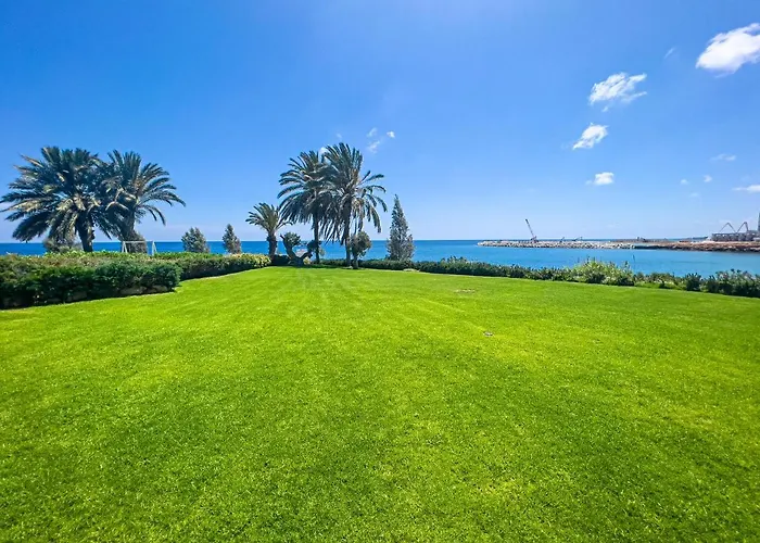 Willa Erato Seafront Luxury Protaras