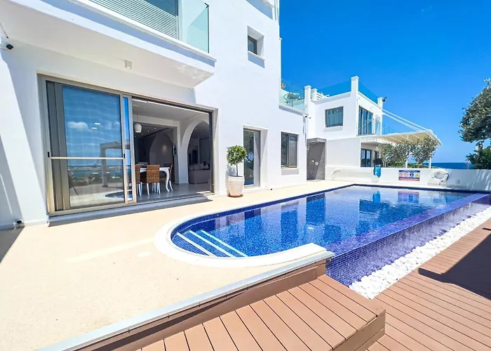 Erato Seafront Luxury Protaras