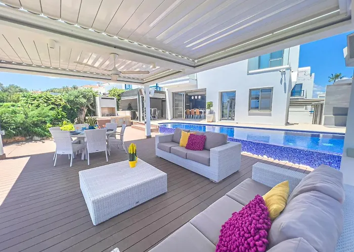 Erato Seafront Luxury Protaras