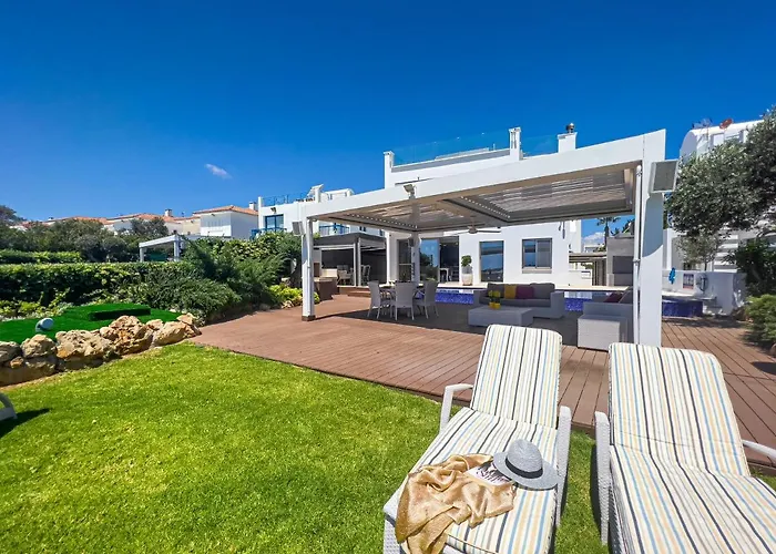 Erato Seafront Luxury Willa