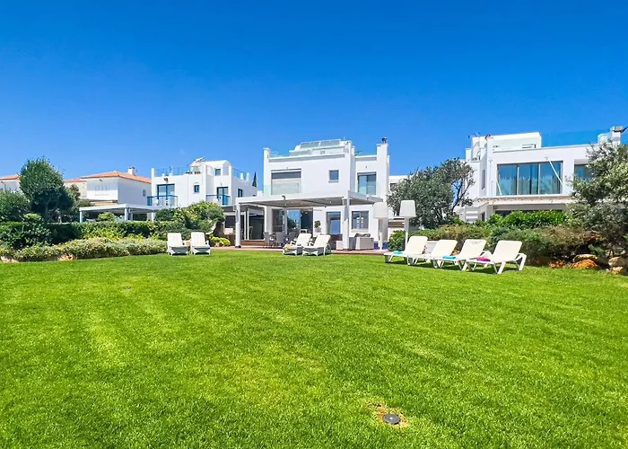 Erato Seafront Luxury Willa