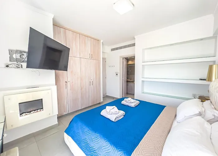 Villa Erato Seafront Luxury Protarász