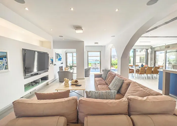 Erato Seafront Luxury *