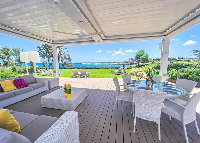 Erato Seafront Luxury *