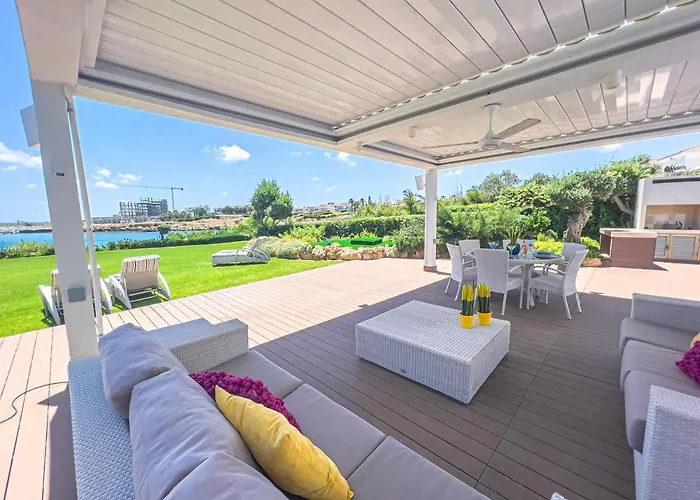 Erato Seafront Luxury Protaras